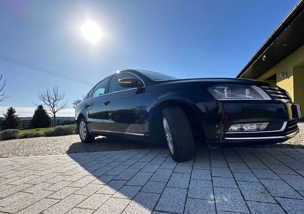 Volkswagen Passat cena 42990 przebieg: 298100, rok produkcji 2013 z Brok małe 379
